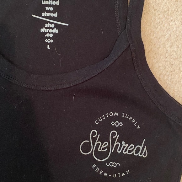 SheShreds Razorback Tank Top - Picture 2 of 2